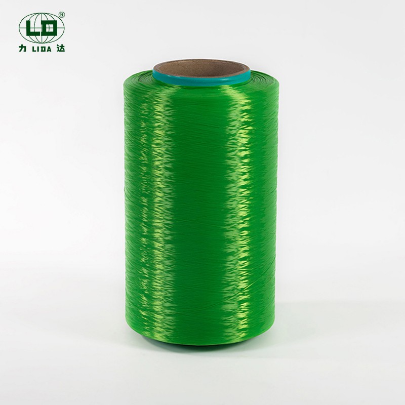 Ano ang mga katangian at katangian ng mataas na lakas at mababang pag-urong ng kulay na polyester filament (kabilang ang flame-retardant filament)?